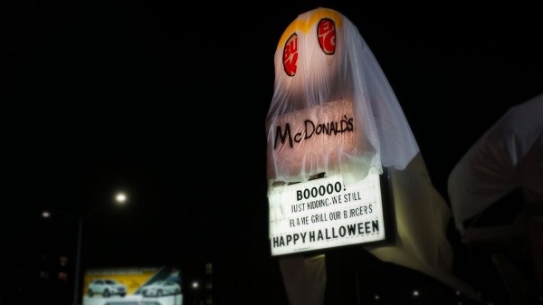scherzi halloween burger king vs mcdonalds